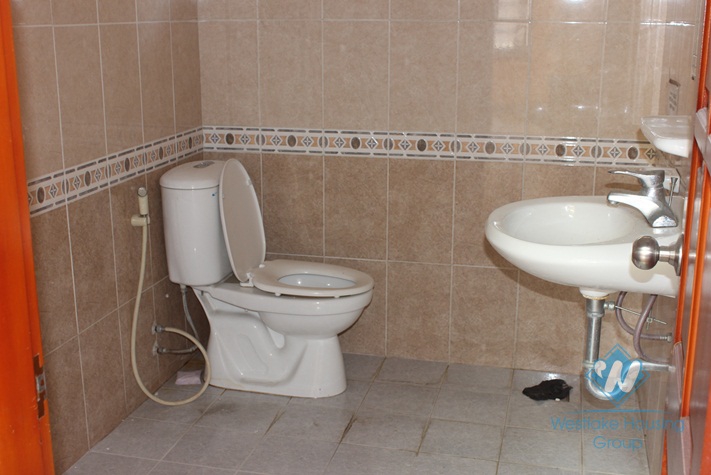 Unfurnished house available for rent in Nghi Tam street, Tay Ho, Hanoi